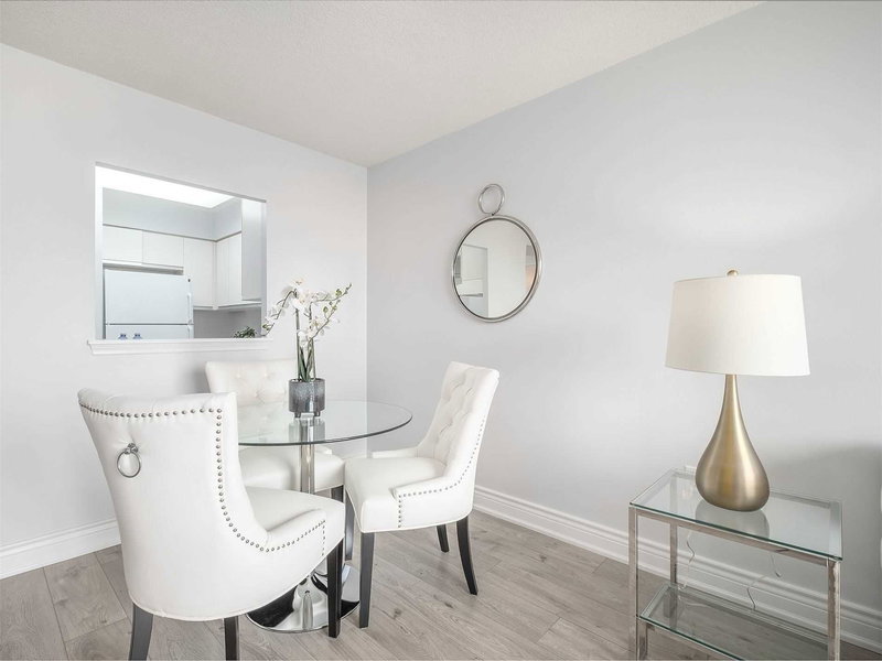 506 - 21 Overlea Blvd, Toronto, M4H1P2 | Image 3