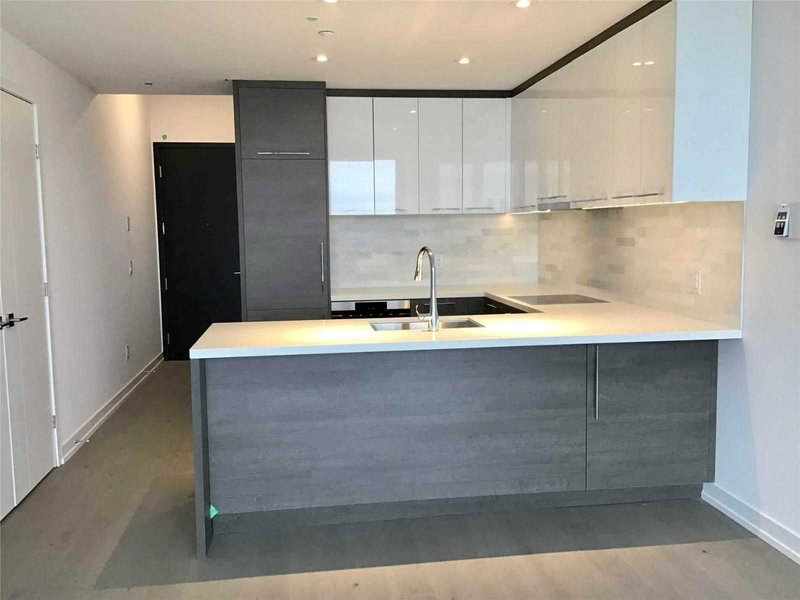 3906 - 488 University Ave, Toronto, M5G 1V2 | Image 2