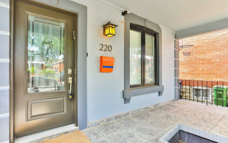 220 Robina Ave, Toronto, M6C3Z1 | Image 2