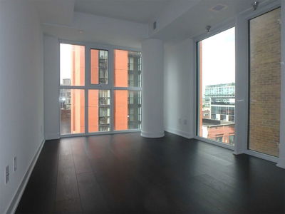 Unit 910 — 87 Peter St, Toronto - Waterfront Communities C1 image-0-4