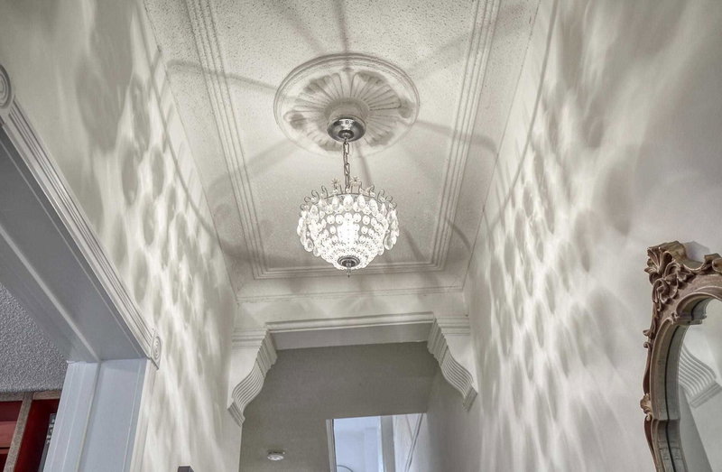 250 Roxton Rd, Toronto, M6G3P9 | Image 3