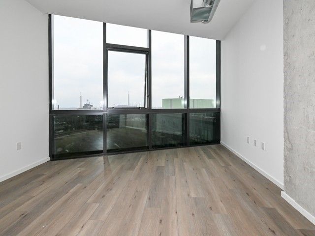 Ph09 - 21 Lawren Harris Sq, Toronto, M5A 0T4 | Image 3