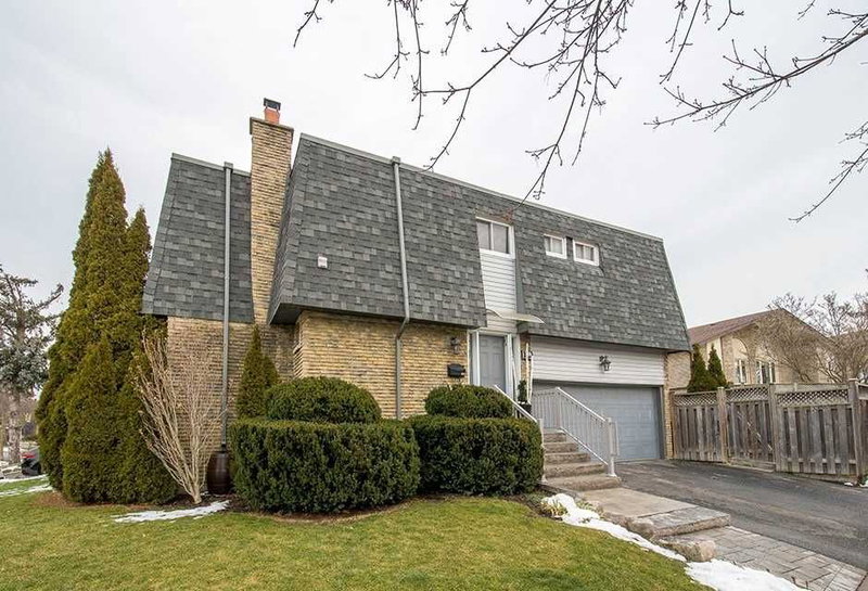 239 Pineway Blvd, Toronto, M2H1B5 | Image 3