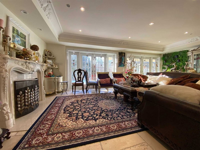 16 Brian Cliff Dr, Toronto, M3B2G2 | Image 3