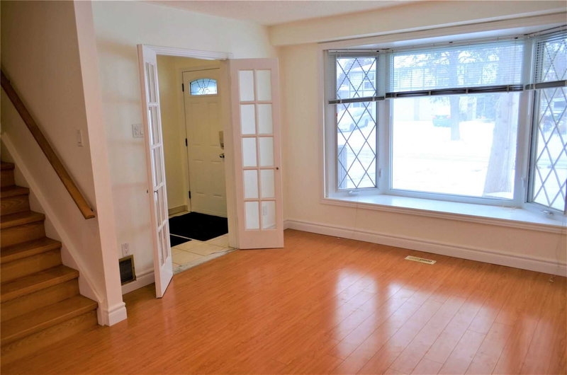 345 Hollyberry Tr, Toronto, M2H2P5 | Image 3