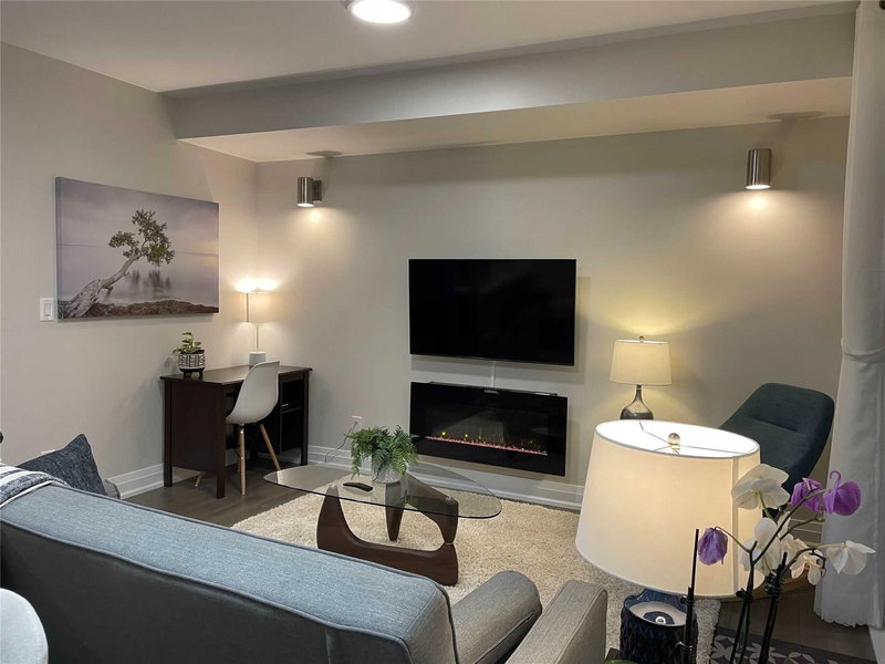 49 Beatrice St, Toronto, M6J2T2 | Image 2