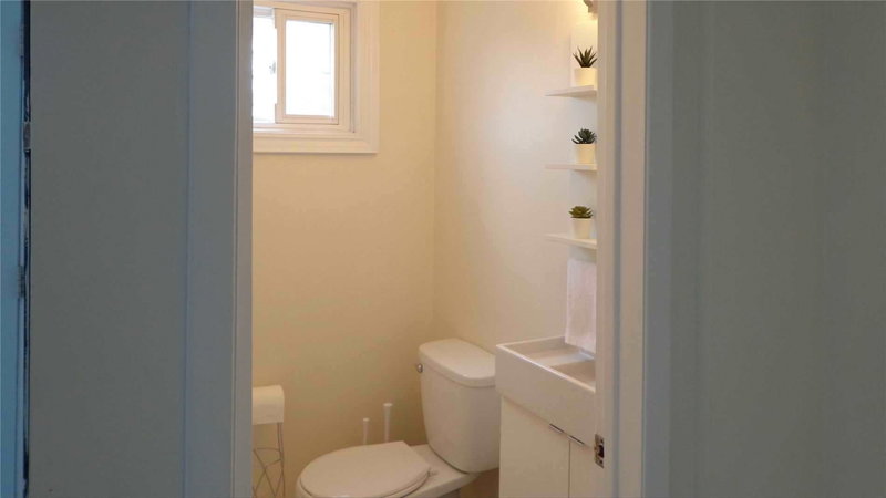 162 Shawnee Circ, Toronto, M2H2Y2 | Image 2