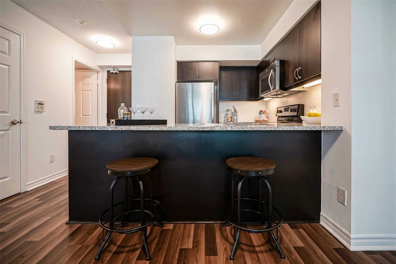 2205 - 19 Grand Trunk Cres, Toronto, M5J3A3 | Image 2