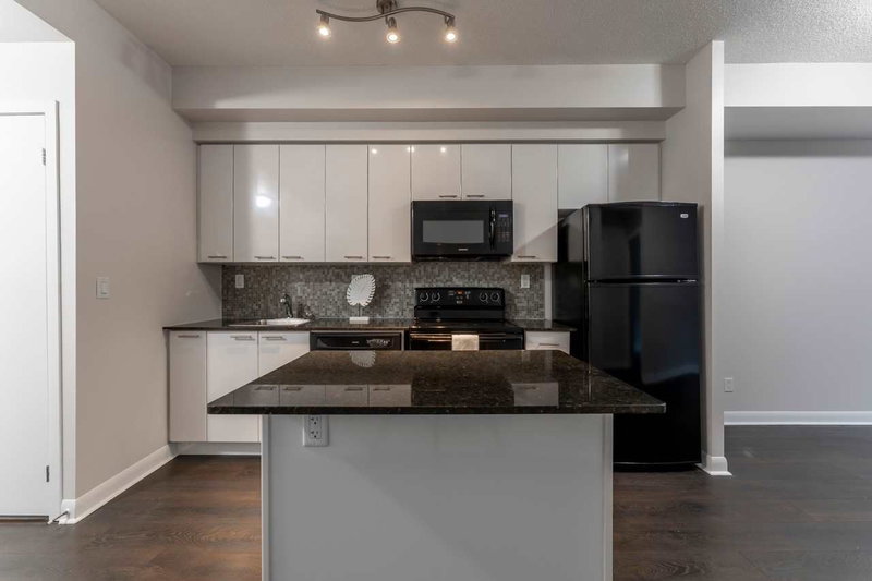 517 - 15 Bruyeres Mews, Toronto, M5V0A7 | Image 2