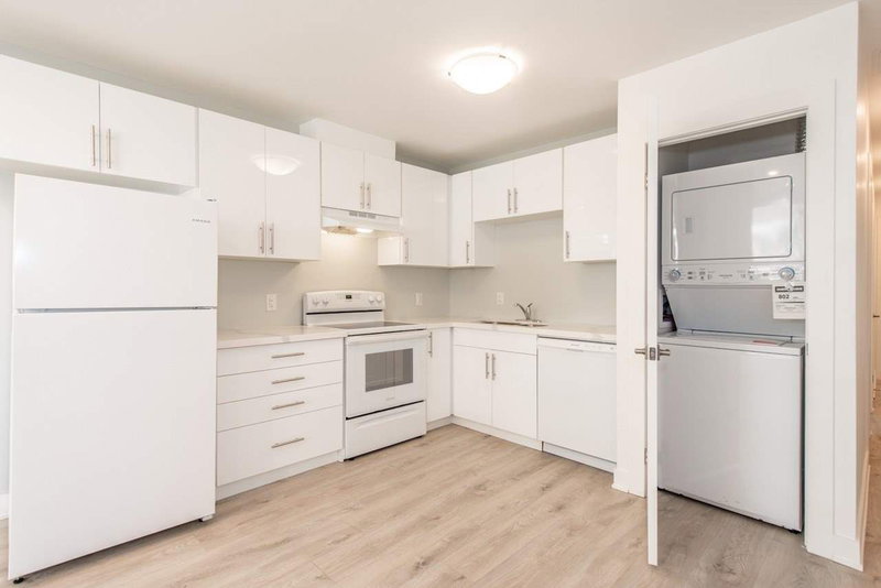 2 - 942 St Clair Ave W, Toronto, M6C 1C8 | Image 3