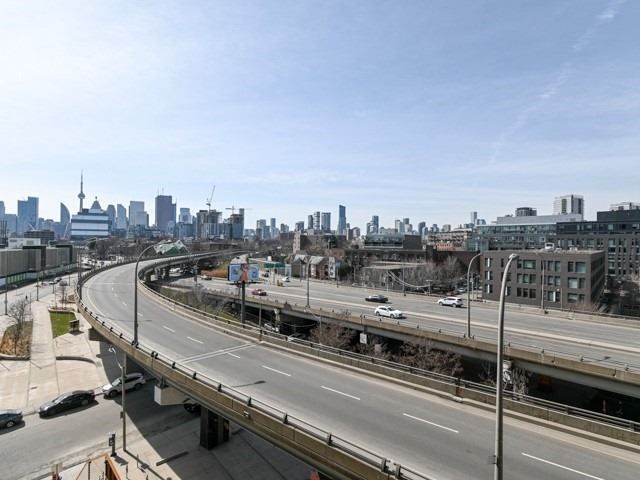 510 - 21 Lawren Harris Sq, Toronto, M5A0T4 | Image 2