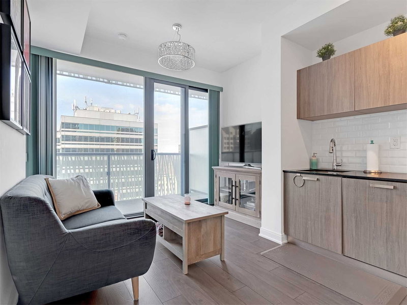 1511 - 50 Charles St E, Toronto, M4Y0C3 | Image 3