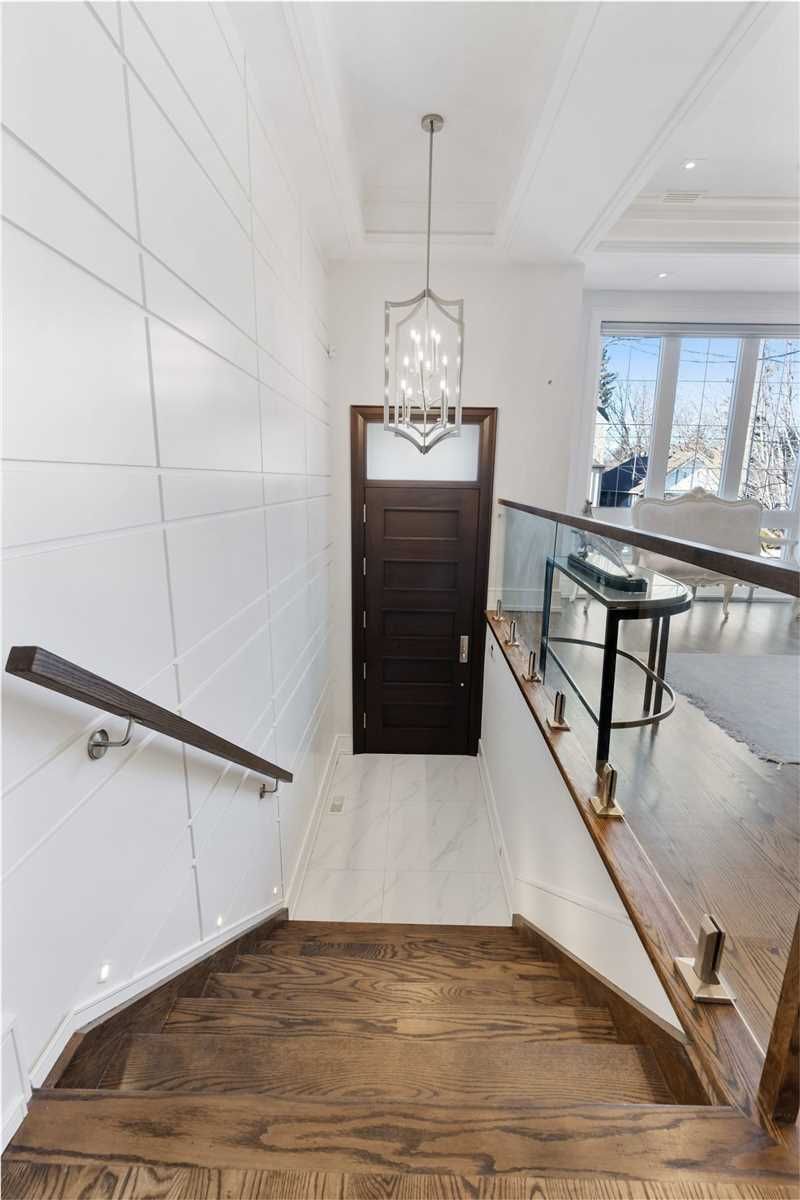 159 Roe Ave, Toronto, M5M2J1 | Image 2