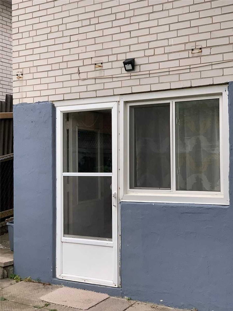 10 Clipper Rd, Toronto, M2J4C9 | Image 2