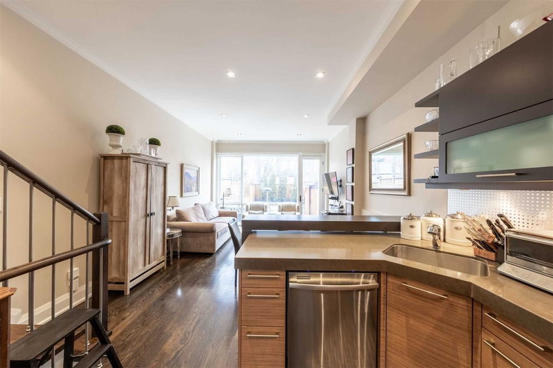 24A Oxton Ave, Toronto, M5P 1L | Image 2