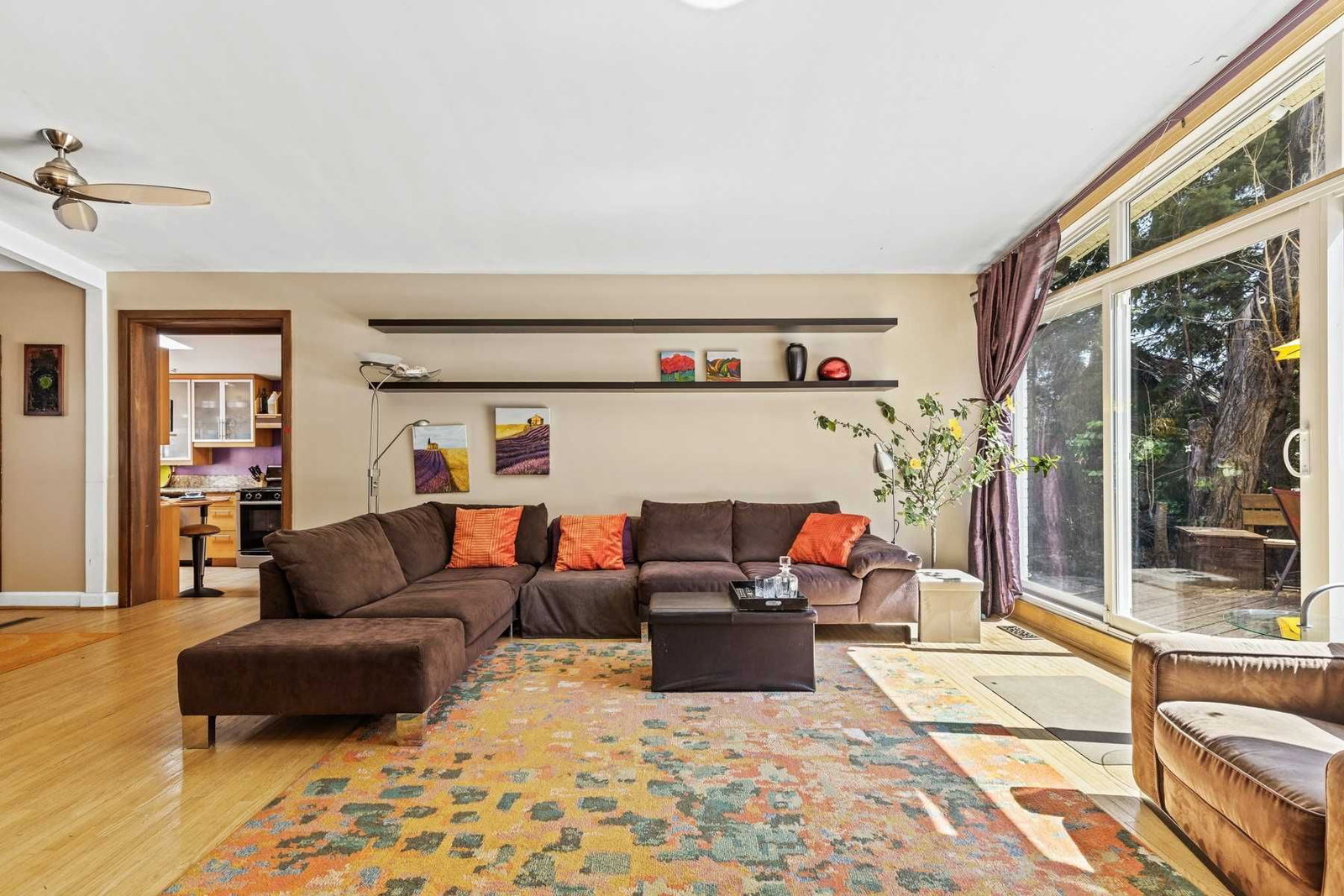 Listing Image 6