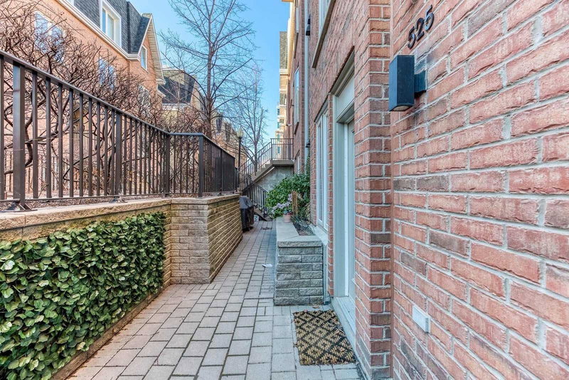 525 - 10 Douro St, Toronto, M6K3M4 | Image 3