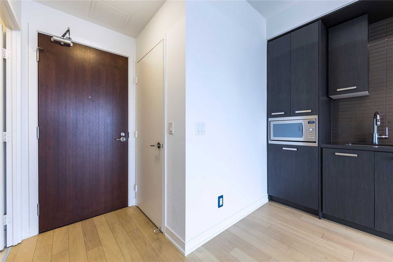 S810 - 120 Bayview Ave, Toronto, M5A0G4 | Image 2