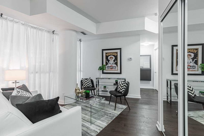 212 - 20 Bruyeres Mews, Toronto, M5V0G8 | Image 2