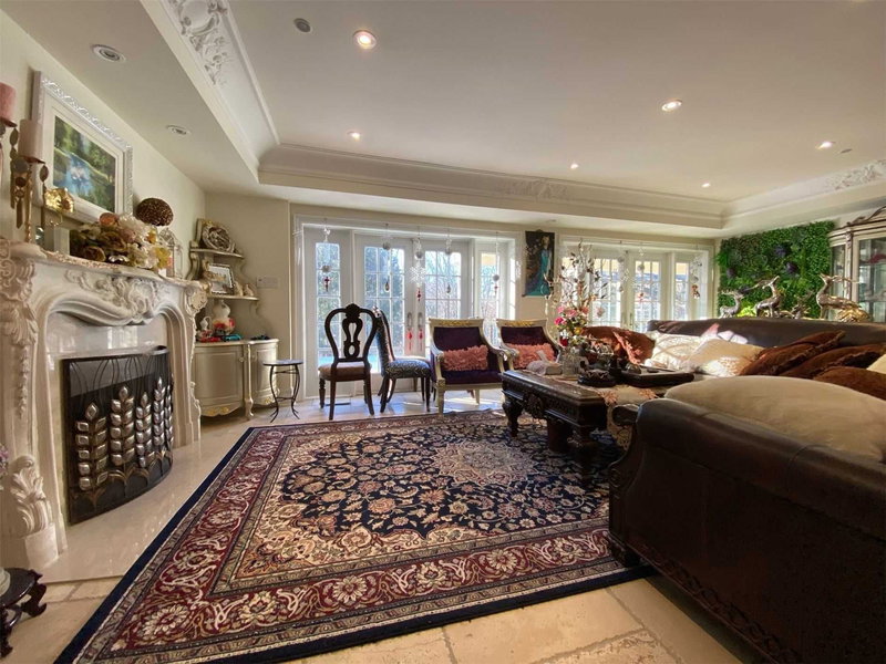 16 Brian Cliff Dr, Toronto, M3B 2G2 | Image 3