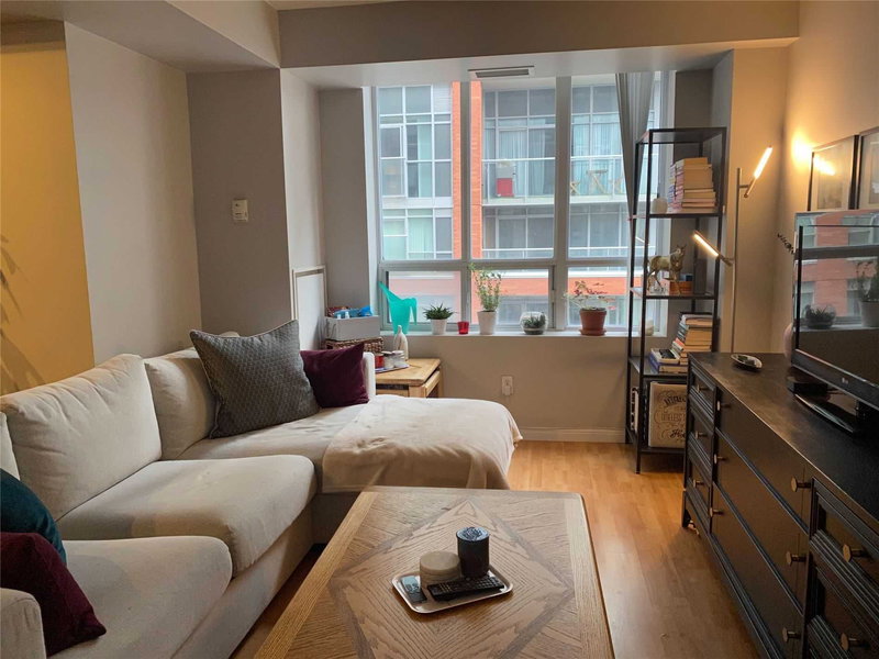 619 - 140 Simcoe St, Toronto, M5H 4E9 | Image 3