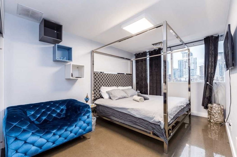 302 - 405 Dundas St W, Toronto, M5T1G6 | Image 3