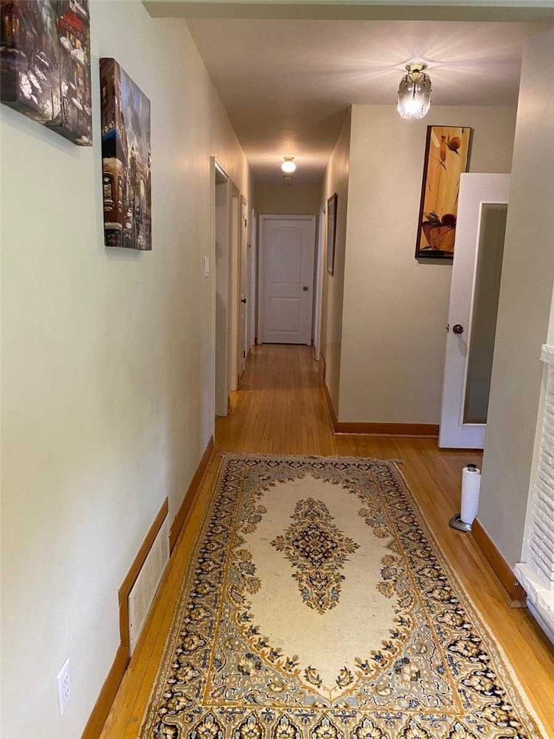 105 Betty Ann Dr, Toronto, M2N 1X1 | Image 2