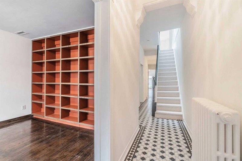 250 Roxton Rd, Toronto, M6G3P9 | Image 3