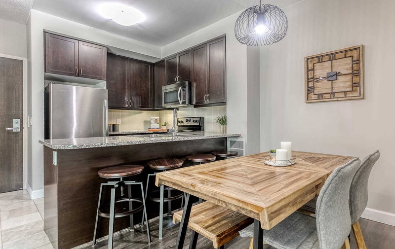 201 - 19 Grand Trunk Cres, Toronto, M5J3A3 | Image 2