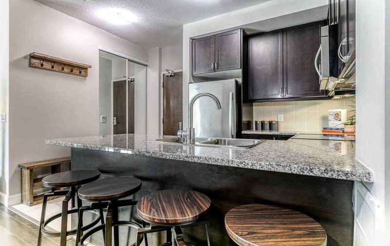 201 - 19 Grand Trunk Cres, Toronto, M5J3A3 | Image 3