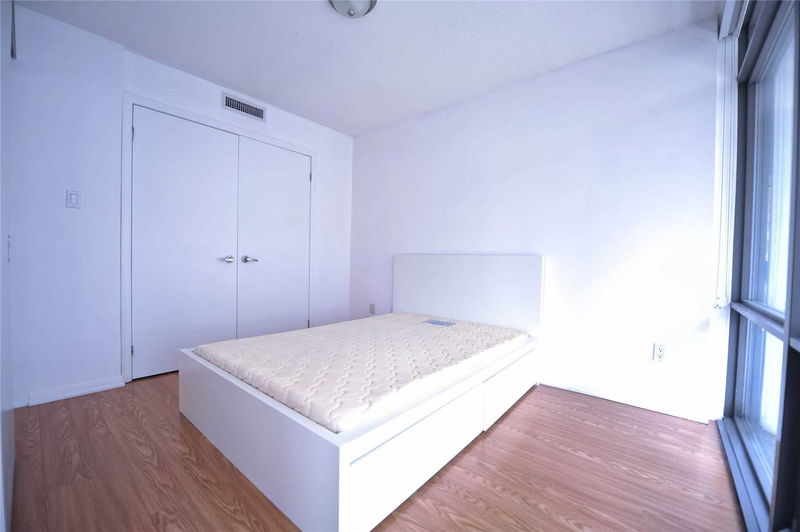 Unit 406 — 38 Grenville St, Toronto - Bay Street Corridor image-0-0