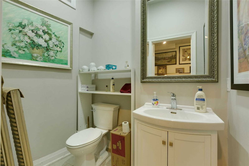 2615 Yonge St, Toronto, M4P2J1 | Image 2