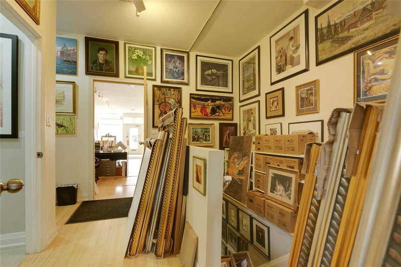 2615 Yonge St, Toronto, M4P2J1 | Image 3