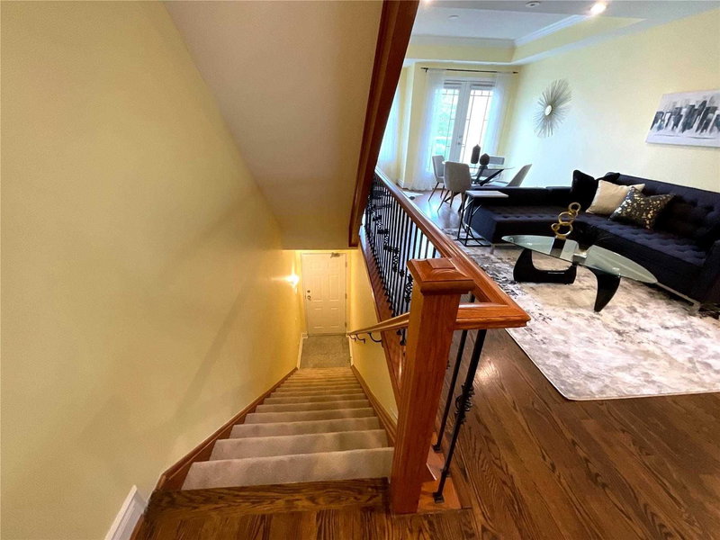 2 - 428 Kenneth Ave, Toronto, M2N4W3 | Image 2