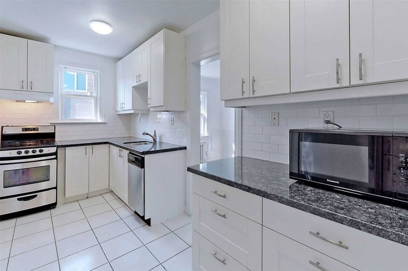Upper - 1747 Bayview Ave, Toronto, M4G3C5 | Image 2