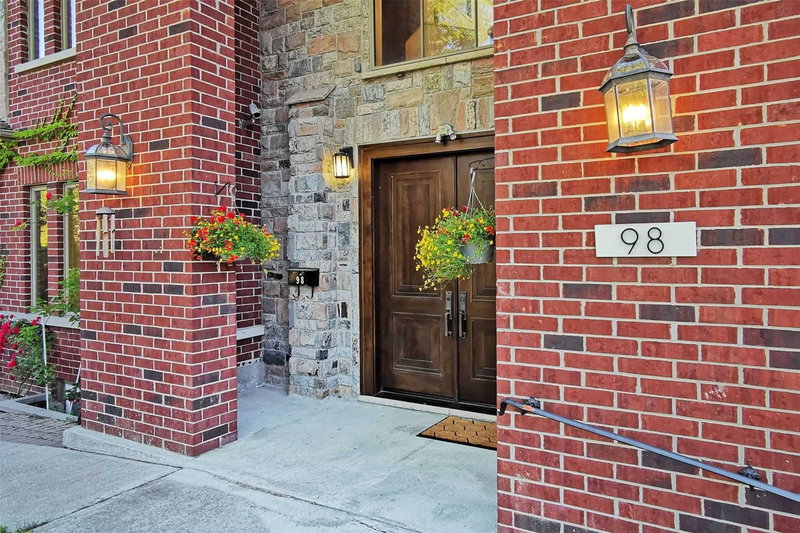 98 Burbank Dr, Toronto, M2K 1N4 | Image 2