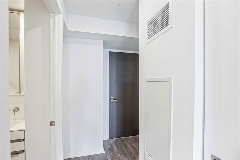 4404 - 197 Yonge St, Toronto, M5B1M4 | Image 2