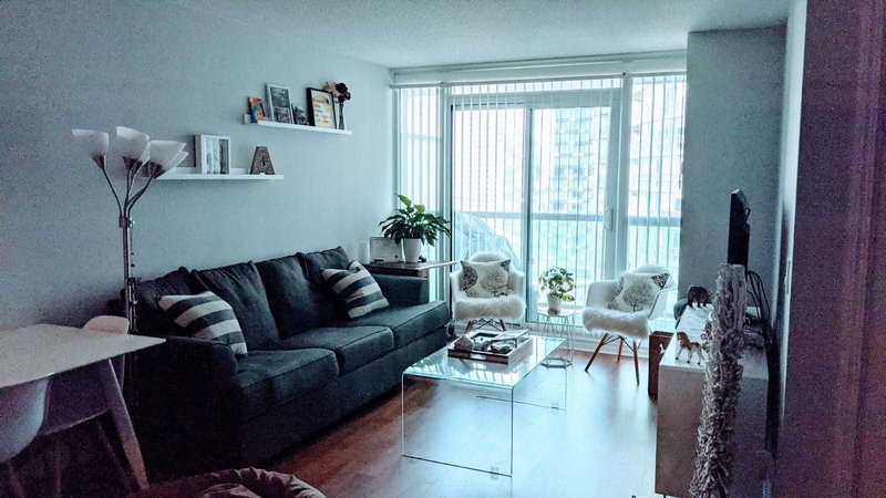 2005 - 19 Grand Trunk Cres, Toronto, M5J3A3 | Image 2