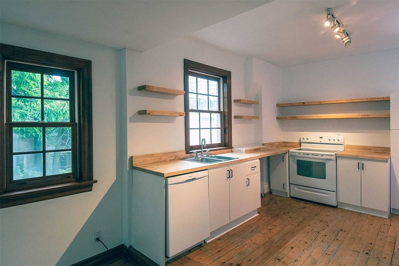 Upper - 19 Melgund Rd, Toronto, M5R 1Z9 | Image 3