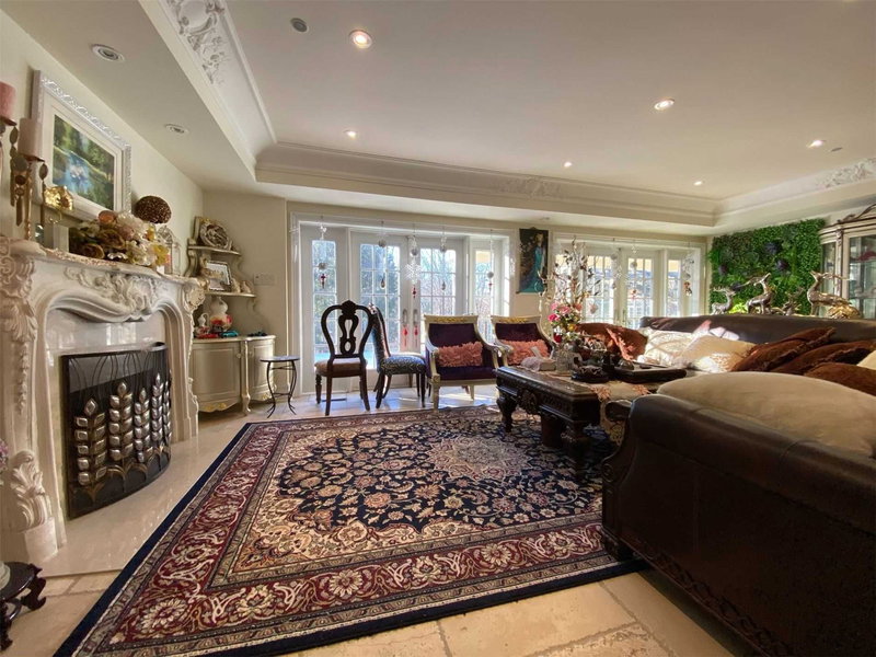 16 Brian Cliff Dr, Toronto, M3B 2G2 | Image 3