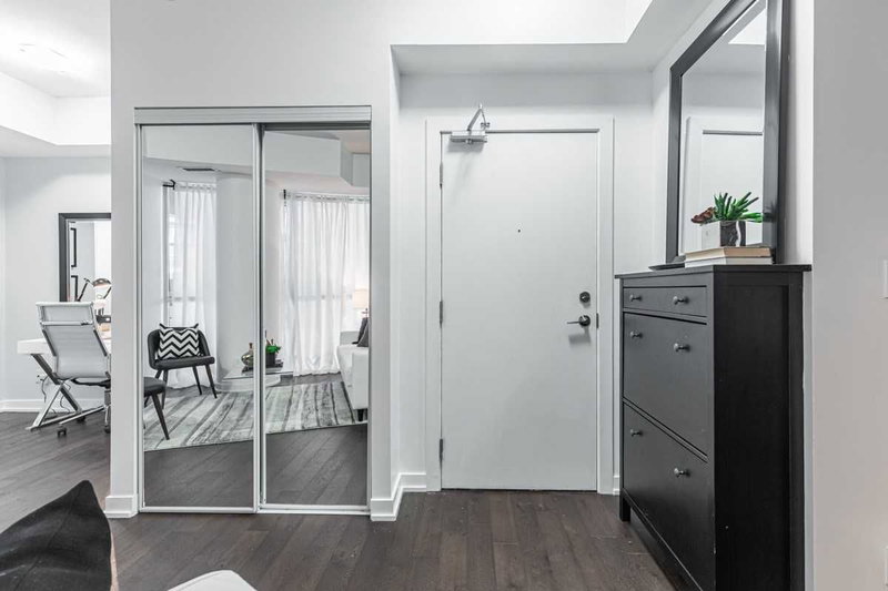 212 - 20 Bruyeres Mews, Toronto, M5V0G8 | Image 3