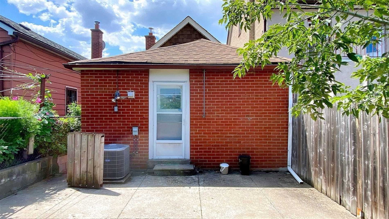 Listing Image 7