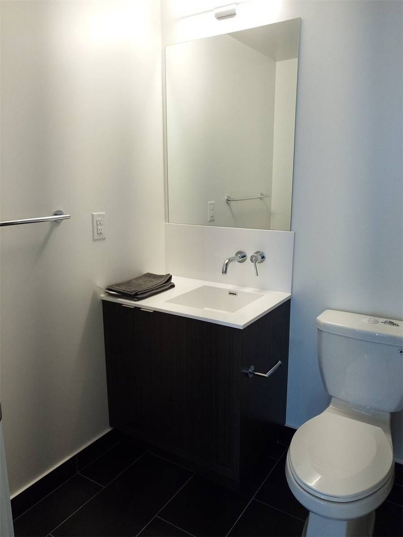 4010 - 100 Harbour St, Toronto, M5J2T5 | Image 2