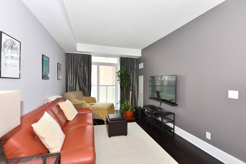 712 - 70 Roehampton Ave, Toronto, M4P1R2 | Image 3
