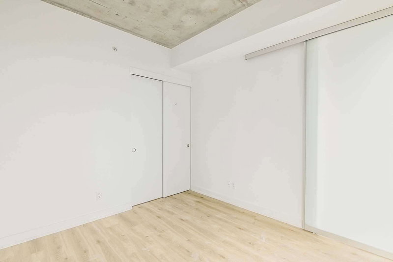 1005 - 161 Roehampton Ave, Toronto, M4P 0C8 | Image 2