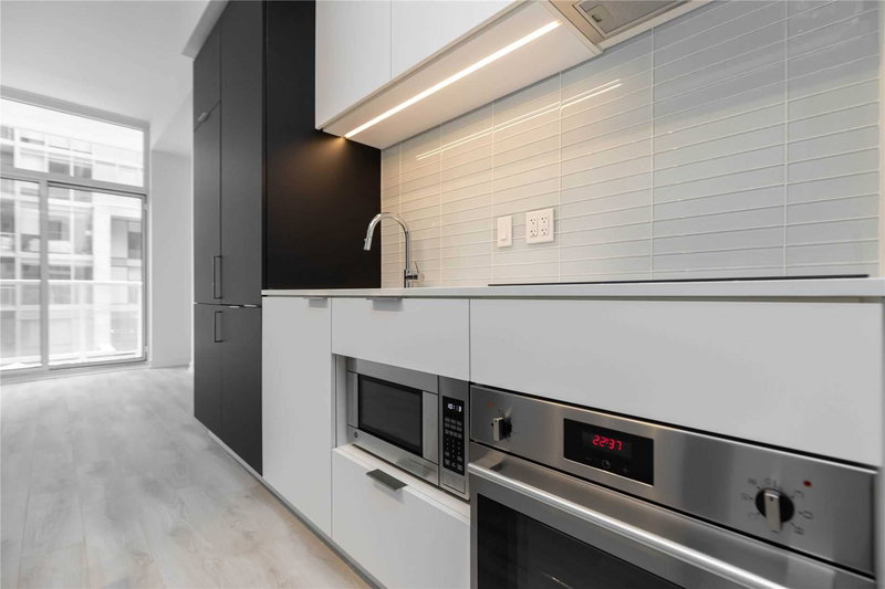 403 - 33 Helendale Ave, Toronto, M4R 0A4 | Image 3