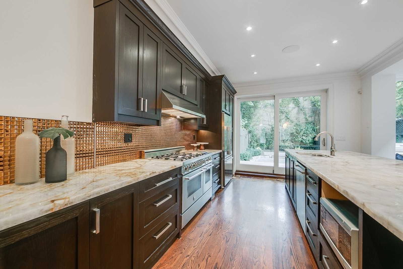 40 Bernard Ave, Toronto, M5R1R2 | Image 2