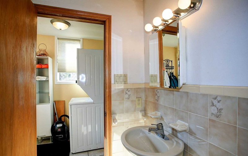 477 Ossington Ave, Toronto, M6G 3T3 | Image 2