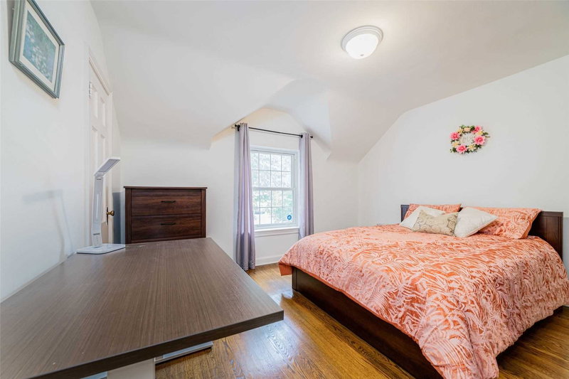 12 Fairfield Rd, Toronto, M4P1T1 | Image 3