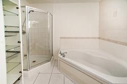 Unit Gv217 — 17 Barberry Pl, Toronto - Bayview Village image-0-3